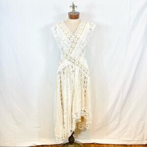 Elegant White Lace Dress